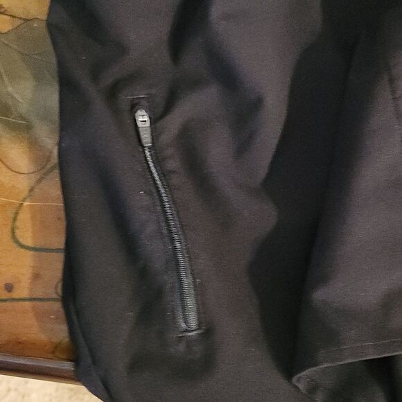 FIGS Technical Collection Scrub Top M - Picture 2 of 9